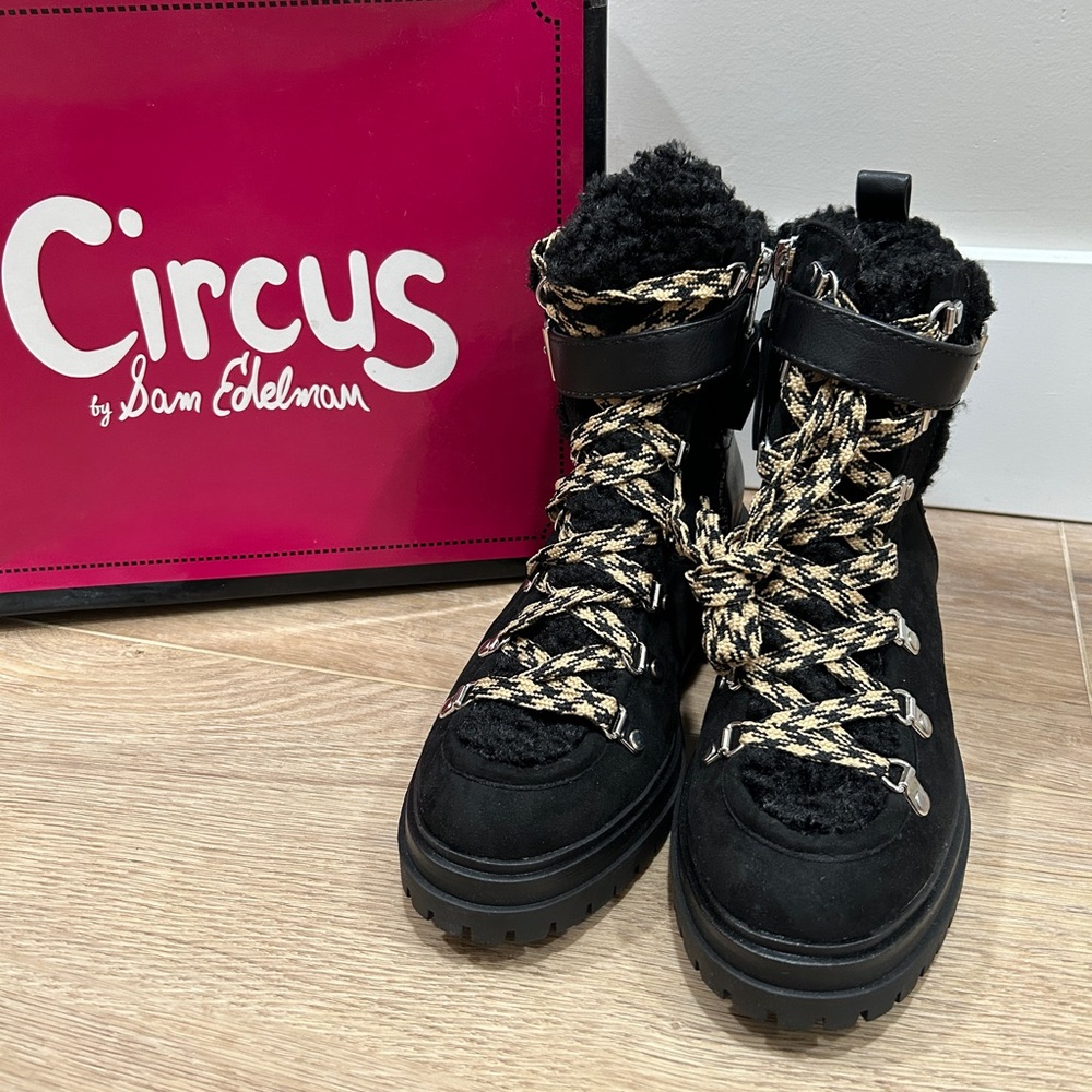 Black faux fur above ankle lace up boot